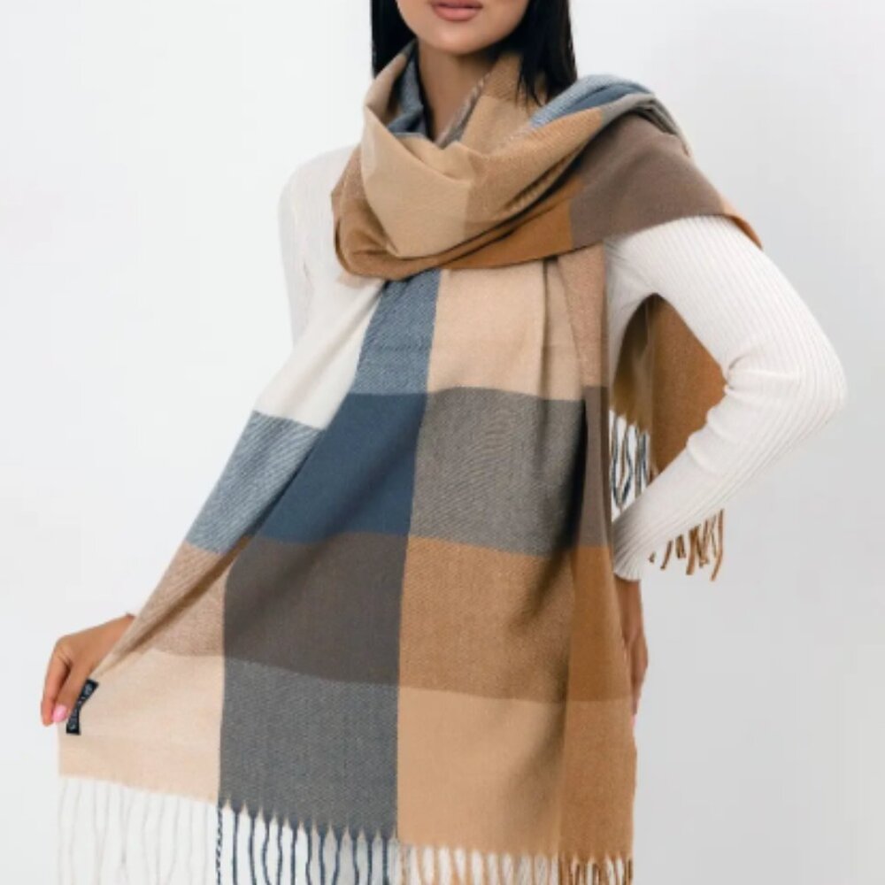 Women's Luxurious Scarf Stole In A Check Fabric Shawl Size: 72x27 inch
